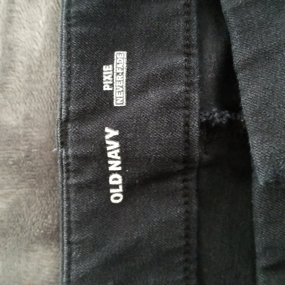 Old Navy Pixie Pants - Picture 11 of 15